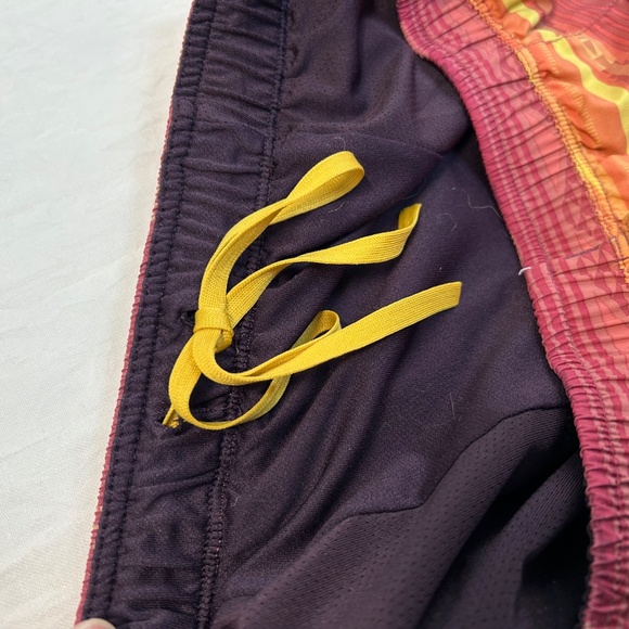 The North Face Shorts Men Medium Purple FlashDry Mesh Lined Outdoors Running - Picture 9 of 11